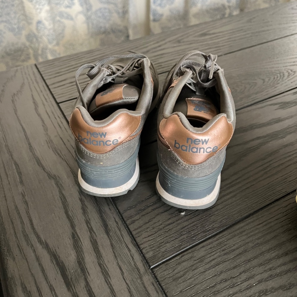 New Balance - Picture 3 of 4